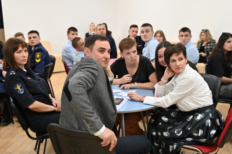 Следователи Новороссийска отметили профессиональный праздник интеллектуальным квизом среди молодежных команд